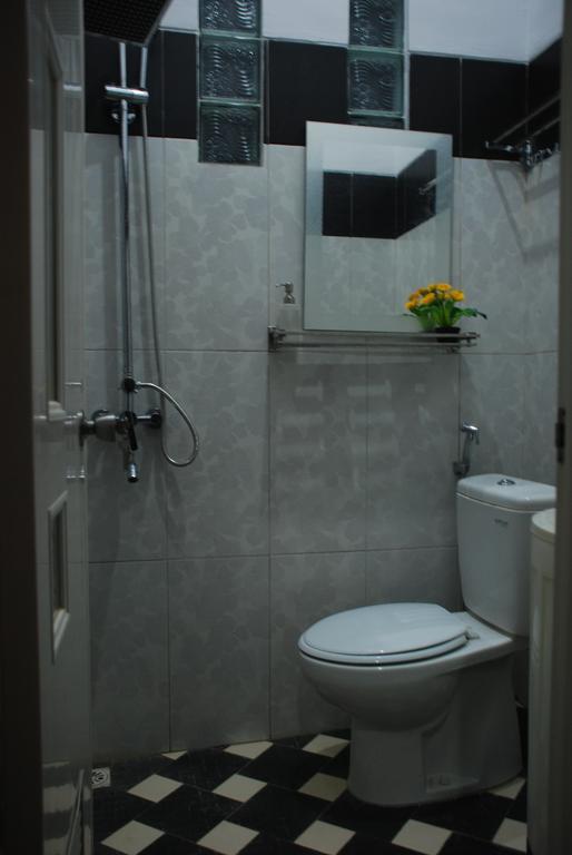 Griya Nelwan Guest House Malang Exterior photo