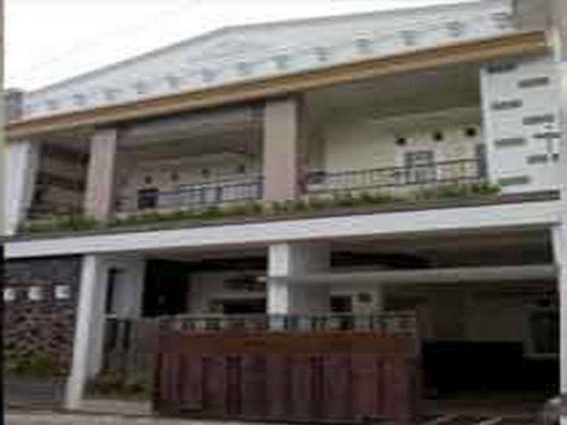 Griya Nelwan Guest House Malang Exterior photo